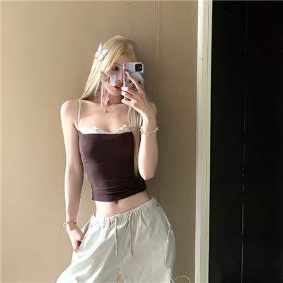 蝴蝶夫人的现代家庭海报