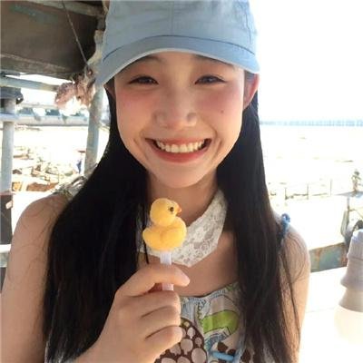 大山里的春天海报